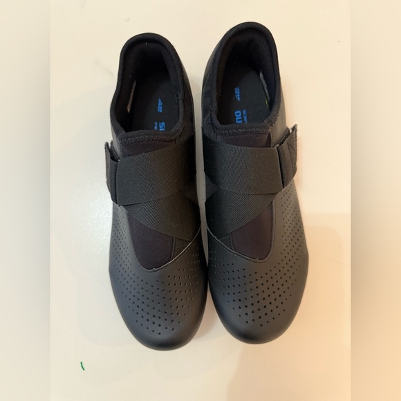 Shimano Black Cycling Shoes with Cleat Compatibility NWOB Size 8.5 - Picture 1 of 8